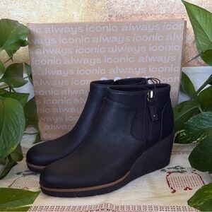 NEW Dr. Scholl’s Women’s Faux Leather Black Wedge Ankle Zip-Up Boots, Size 7.5M